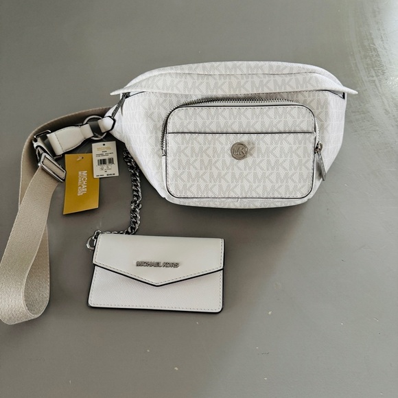Michael Kors Maisie Large Logo Jacquard 2-in-1 Sling Pack White/Gray NWT - Picture 3 of 6